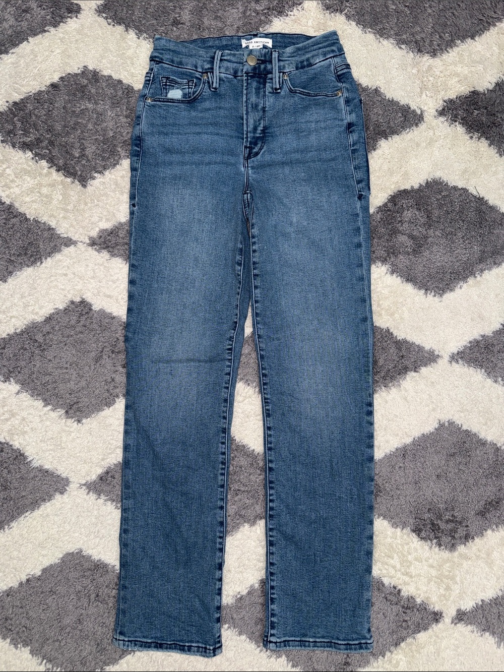 Good American Slim Straight jeans size 2/26
